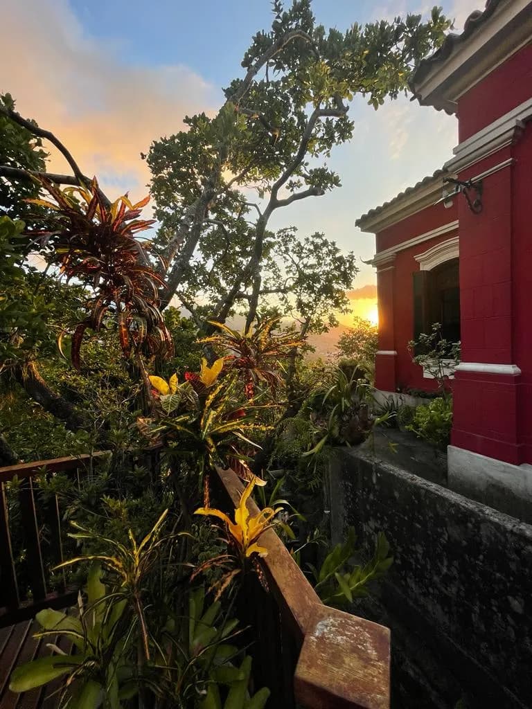 Casa Vermelha — booking illustration